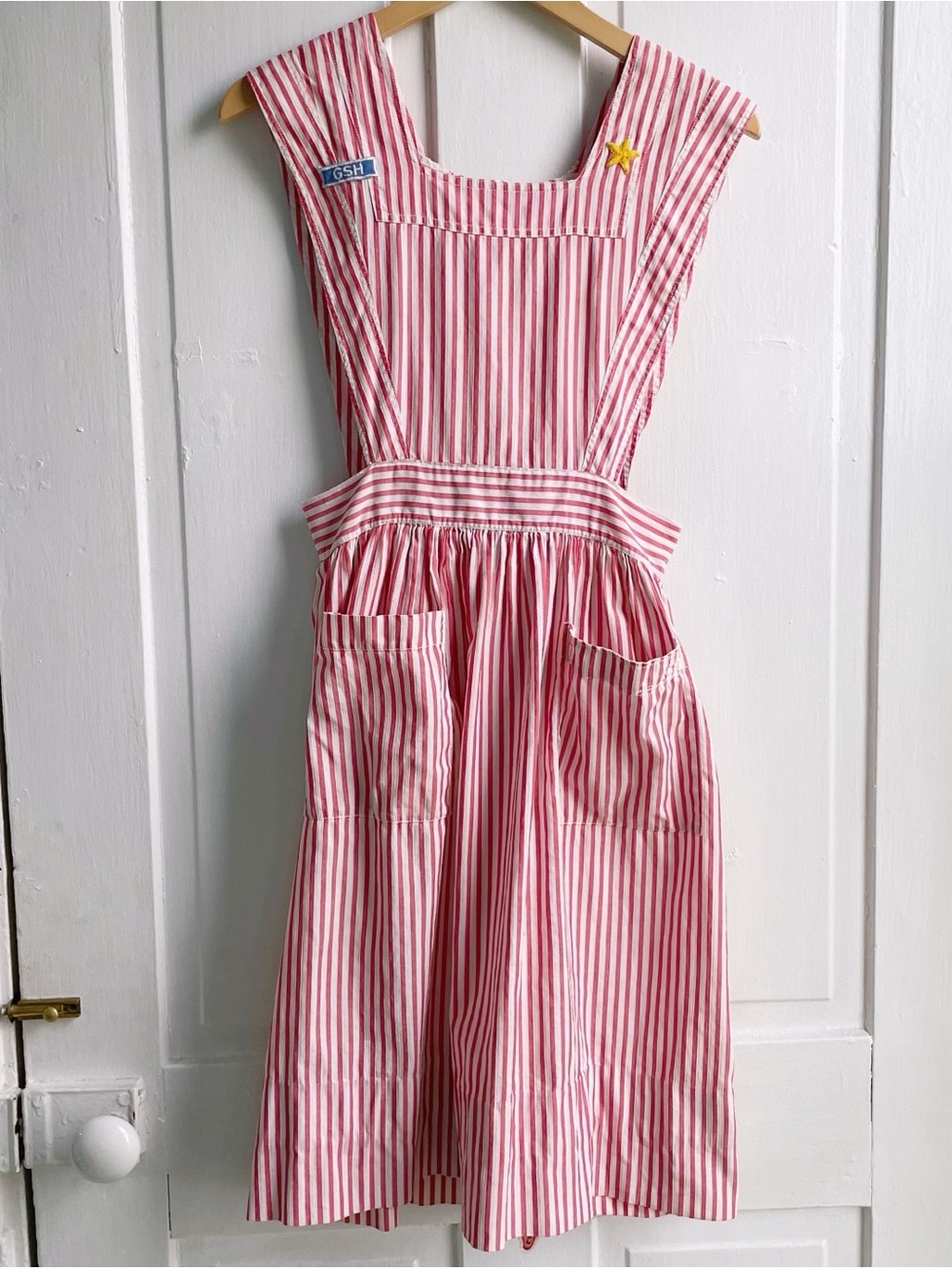 Vintage 50s/60s Candy Striper volunteer Striped White & Pink Pinafore Apron GSH - Picture 4 of 16
